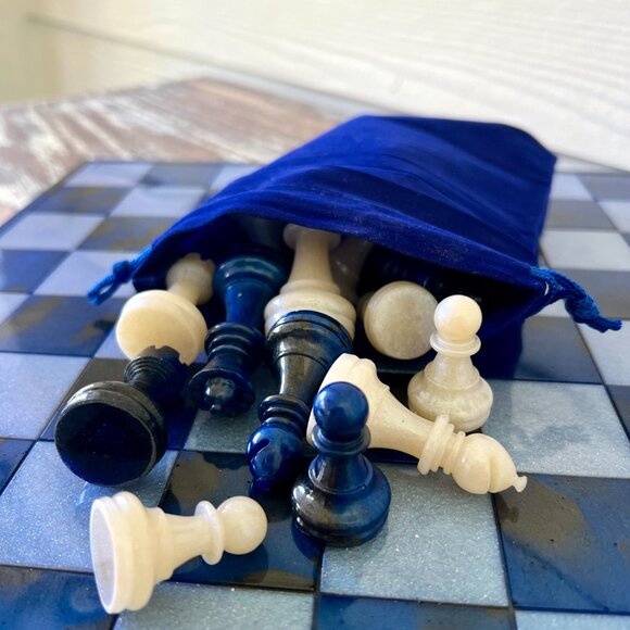 Marbled Blue-Black and Pearl White Chess Board Game with Velvet Bag 32 pieces - Picture 9 of 9